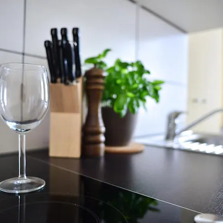 - Zoo Apartment
