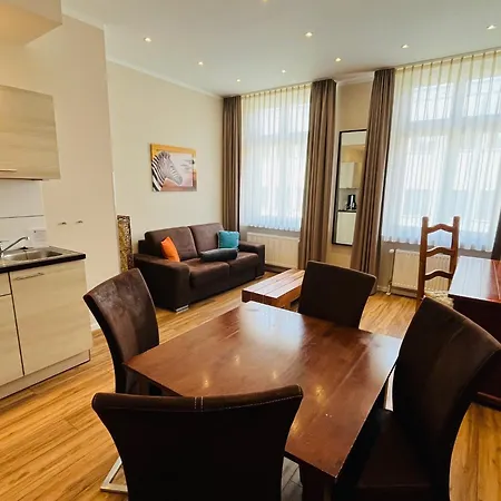 - Zoo Apartment